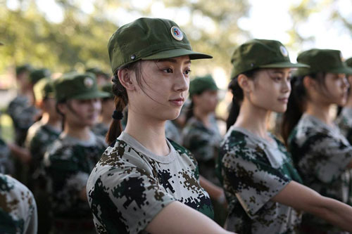 軍訓(xùn)服裝定做的質(zhì)量被關(guān)注